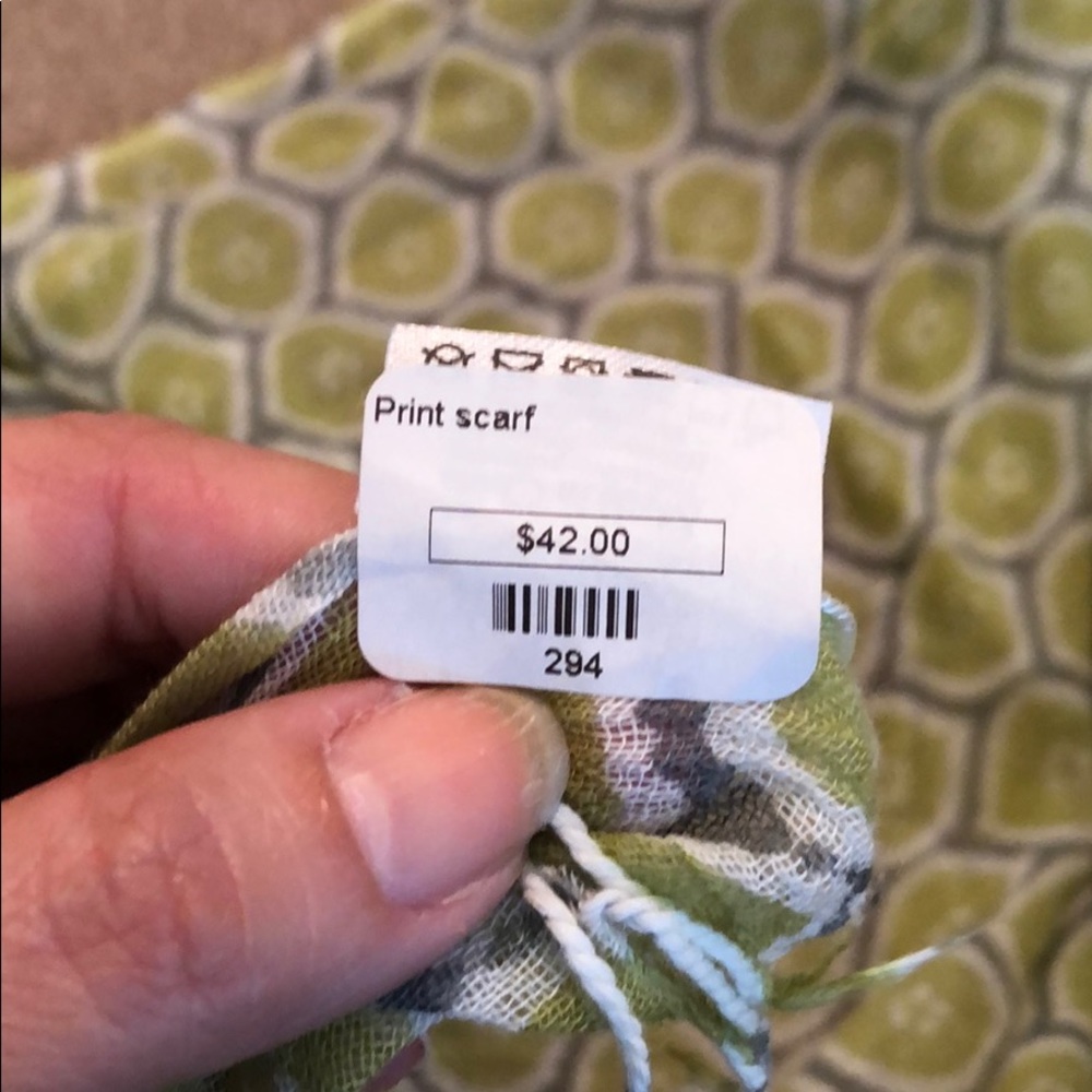 Scarf - Picture 2 of 5